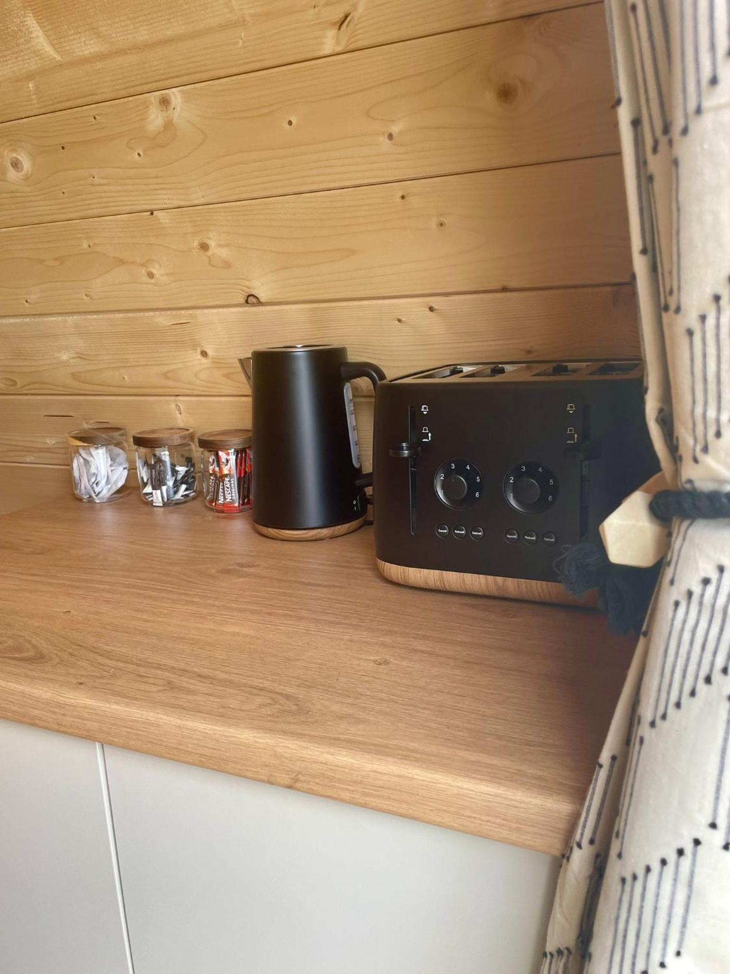 Coedydd - Woods Apartment Bridgend  Bagian luar foto